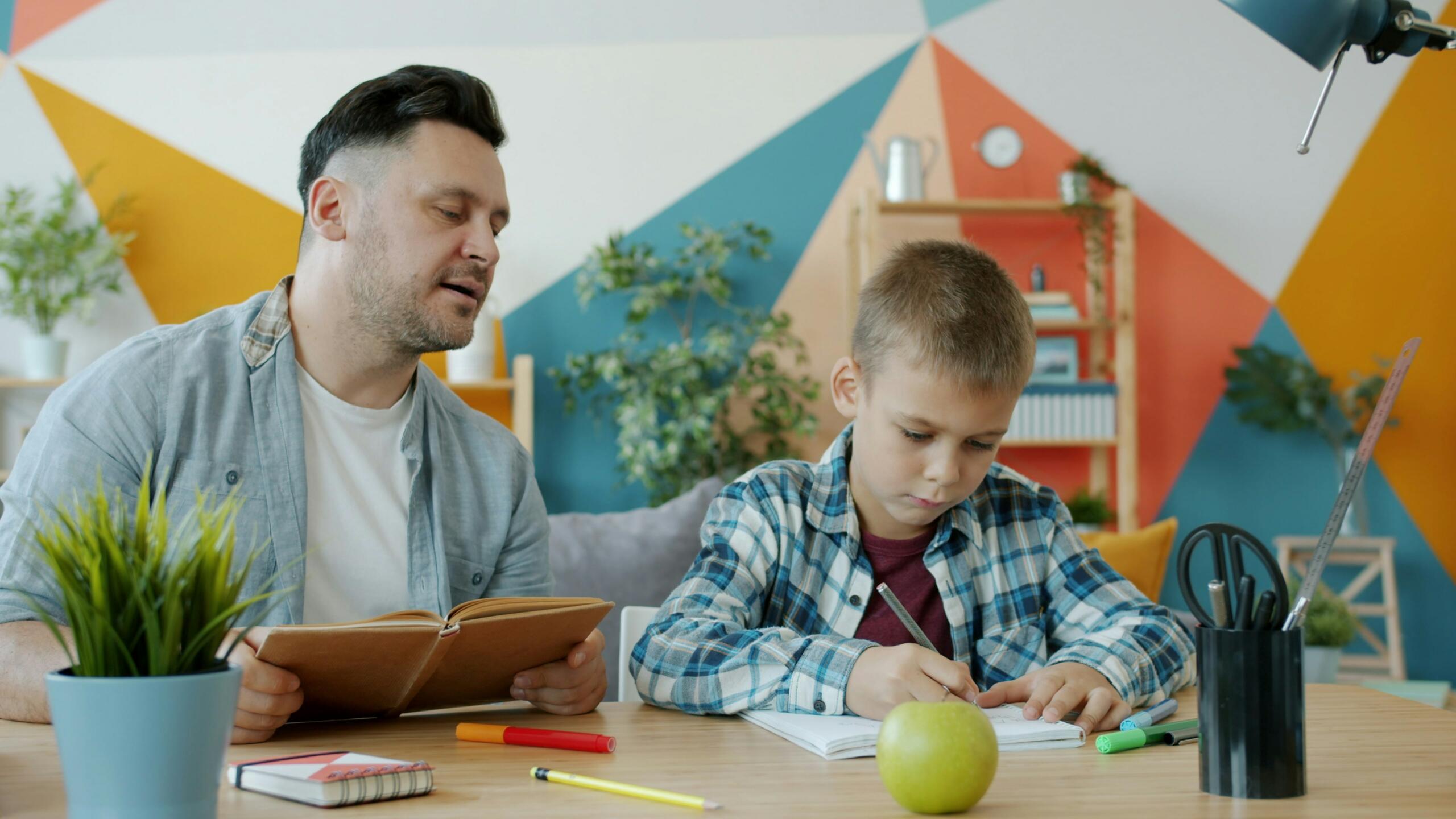Stratégies pour aider les élèves en difficulté à l'école primaire efficacement